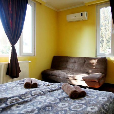 Guesthouse Different Tiflis Exterior foto