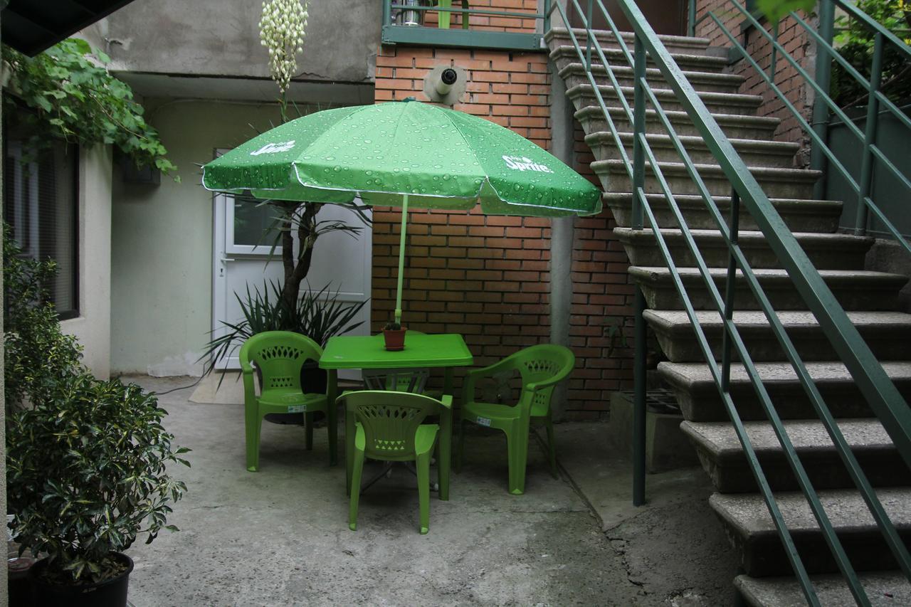 Guesthouse Different Tiflis Exterior foto