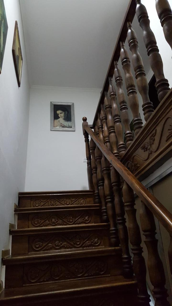 Guesthouse Different Tiflis Exterior foto