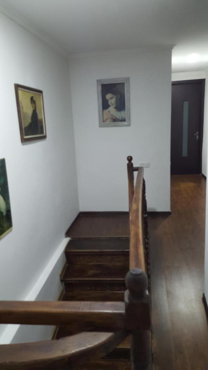 Guesthouse Different Tiflis Exterior foto
