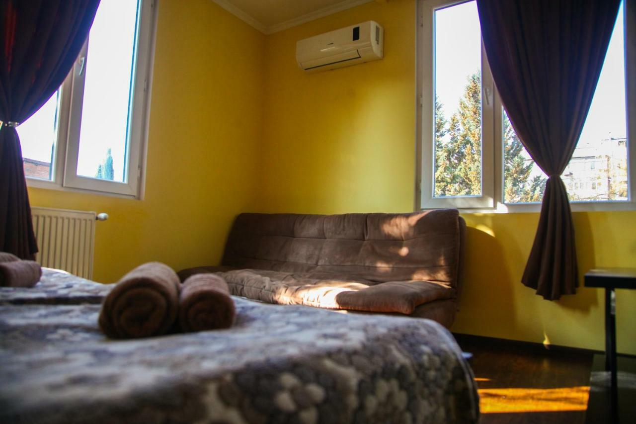Guesthouse Different Tiflis Exterior foto