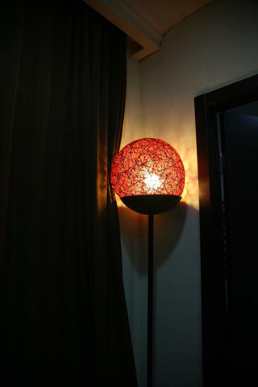 Guesthouse Different Tiflis Exterior foto